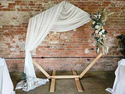 A Pretty Little Wedding - Wedding Stylist - Leicestershire